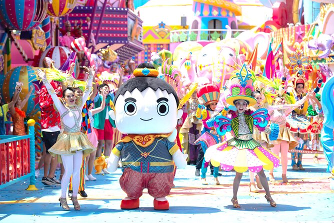 Carnival Magic Phuket Ticket Includes Dinner and Transfer - The show, parade, and rules inside the theater