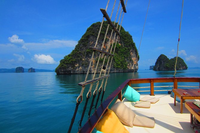 - Comfortable boat for cruising in Phang Nga Bay - The "Must-Do"! - What makes this cruise worth considering