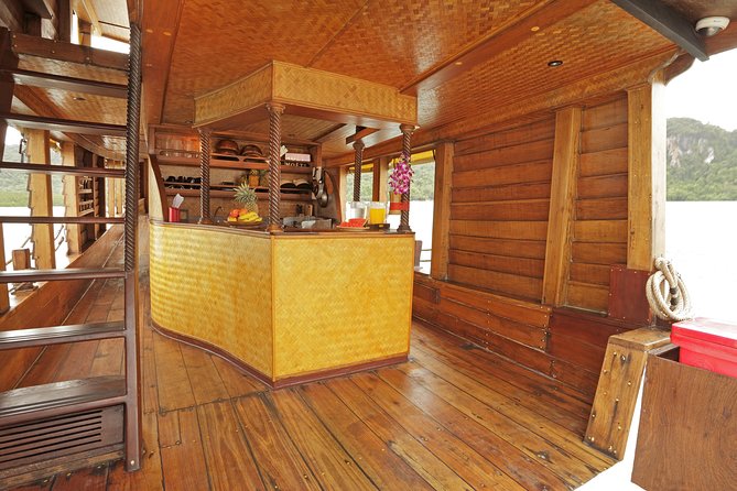 - Comfortable boat for cruising in Phang Nga Bay - The "Must-Do"! - Timing, group size and practical details
