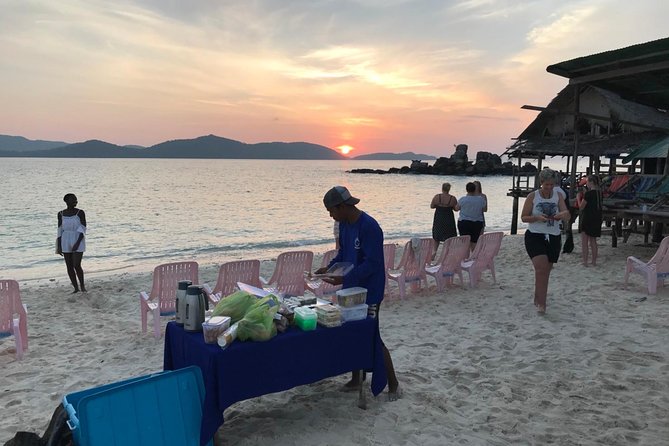 Exclusive Small Group Phi Phi Islands Sunrise or Day Trip - Leaving Phuket before the crowds