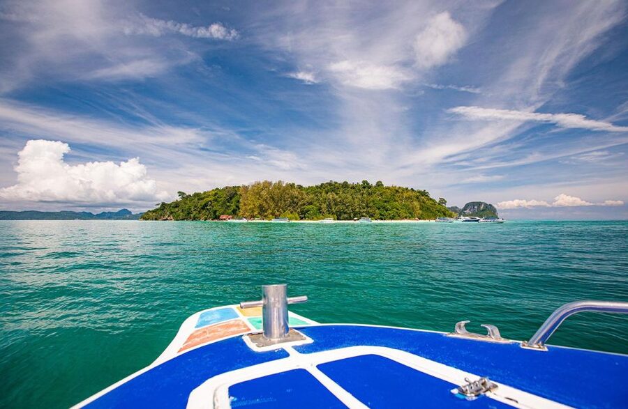 From Phuket: Phi Phi, Maya Bay, & Khai Islands Premium Trip - Lunch and a pause on Phi Phi Don