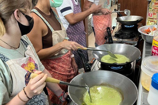 Half day Thai cooking Class + Market tour+Garden tour - A hands-on class with Woody and his team