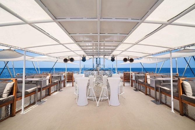 Hype Boat Club: Phuket 's Most Unique Catamaran Experience - Music, group size, and the return ride