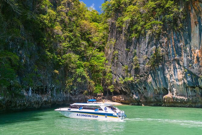 James Bond Island by Speedboat and Canoe at Hong Island - A fast route through Phang Nga Bay