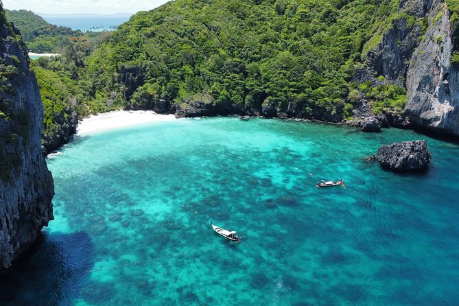 One Day Phi Phi, Maya And Khai Islands Adventure - Lunch on Phi Phi Don offers a proper pause