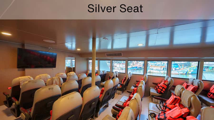 Phi Phi Island Highlights: Cruise, Snorkel & Buffet Lunch - Lunch on Phi Phi Don: useful, not a selling point