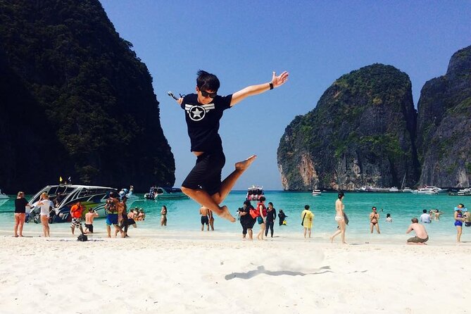 Phi Phi Islands & Maya Bay: Premium Service & All-Day Food - The morning pickup and marina welcome