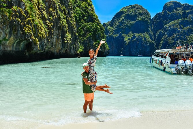 Phi Phi Islands Speedboat Day Trip from Phuket with Lunch - A full day from Phuket to the Phi Phi islands