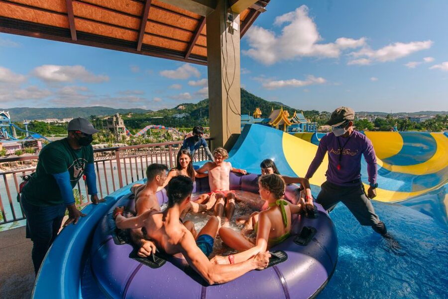 Phuket: Andamanda Water Park Ticket - The wave pool, FlowRider and lazy river