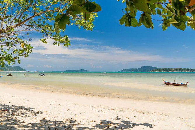 Phuket City Tour with Wat Chalong, Big Buddha & Famous Viewpoints - Guides, group size and the pace of the day