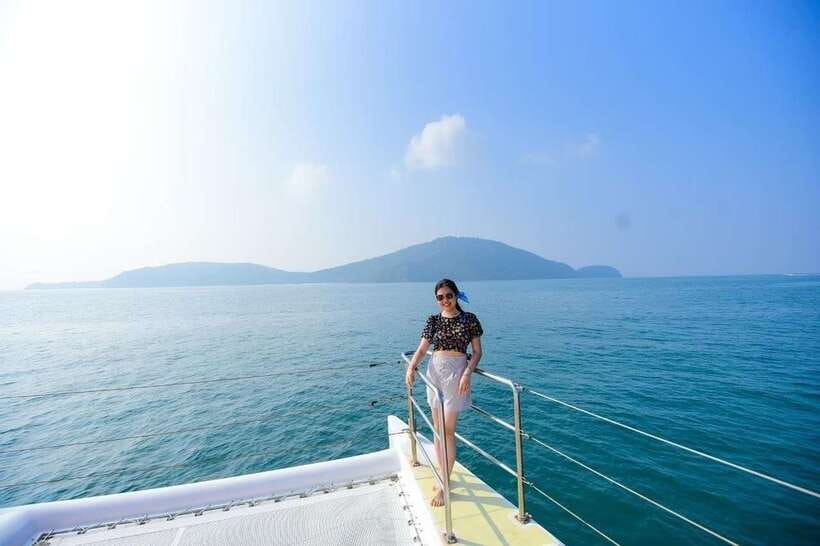 Phuket: Coral Yacht Boat Tour to Coral Island with Sunset - Beaches, bays and the question of which island
