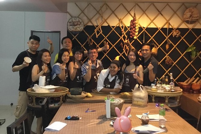 Phuket Easy Thai Cooking Class and Market Tour - Group size, comfort, and who will enjoy it