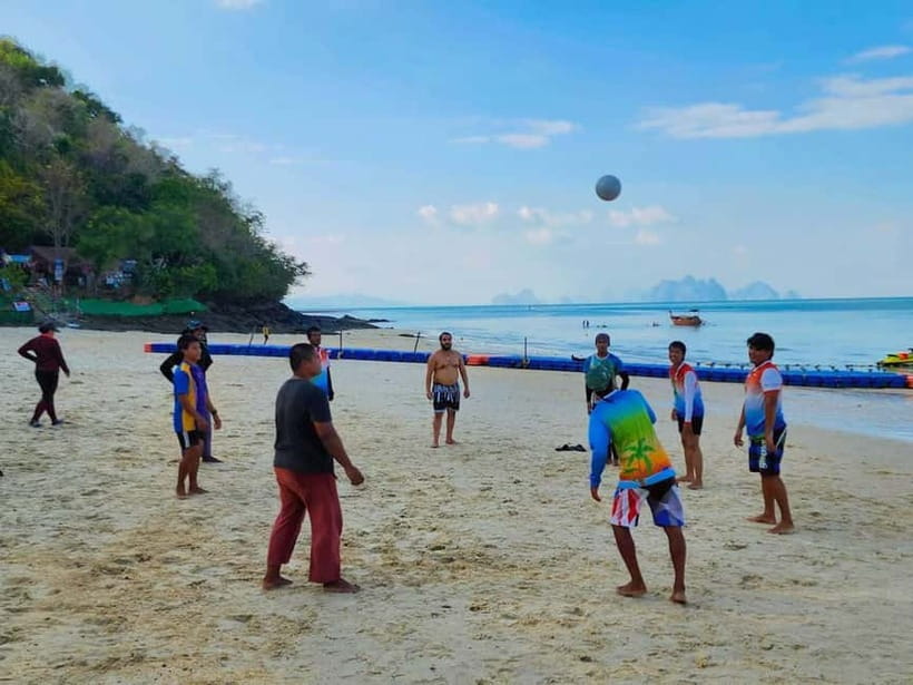 Phuket: James Bond Island Sea Canoe with lunch by Big Boat - Eat a Thai buffet aboard the big boat