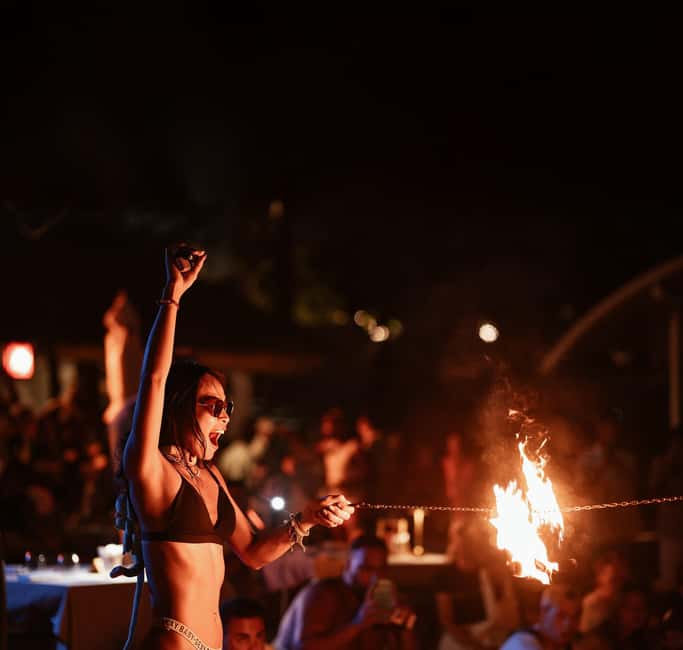Phuket: Kudo Beach Club Entry with Set Menu - What the music adds to the meal