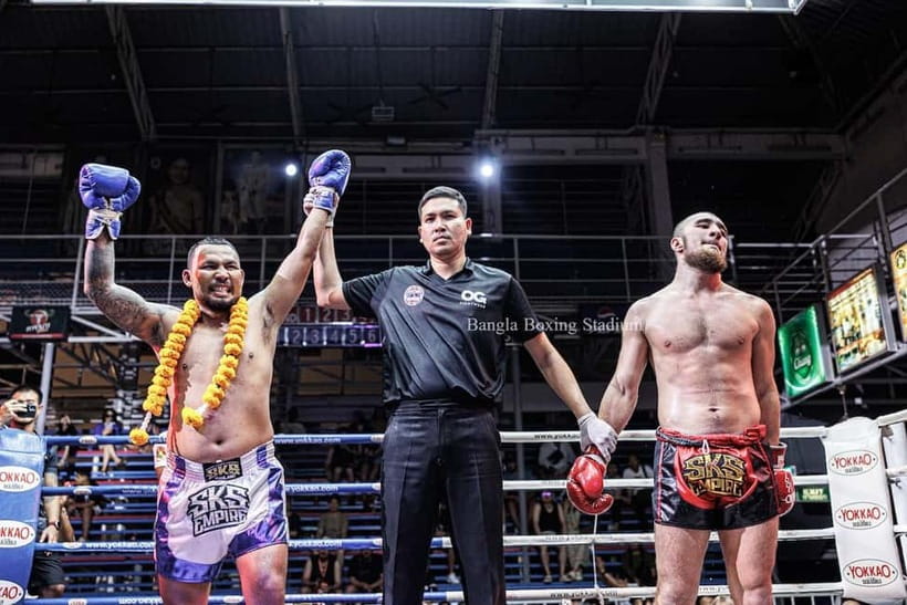 Phuket: Live Muay Thai at Bangla Boxing Stadium with T-Shirt - Pick your distance from the ring