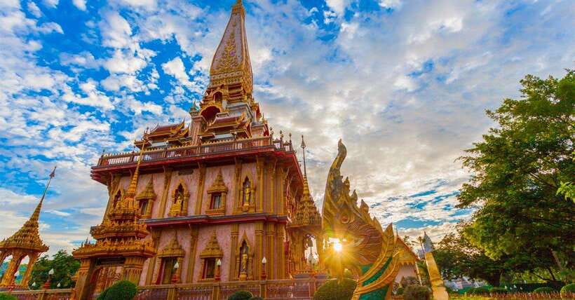 Phuket: Old Town Half-Day Sightseeing with Local Guide - A seven-hour loop through Phuket