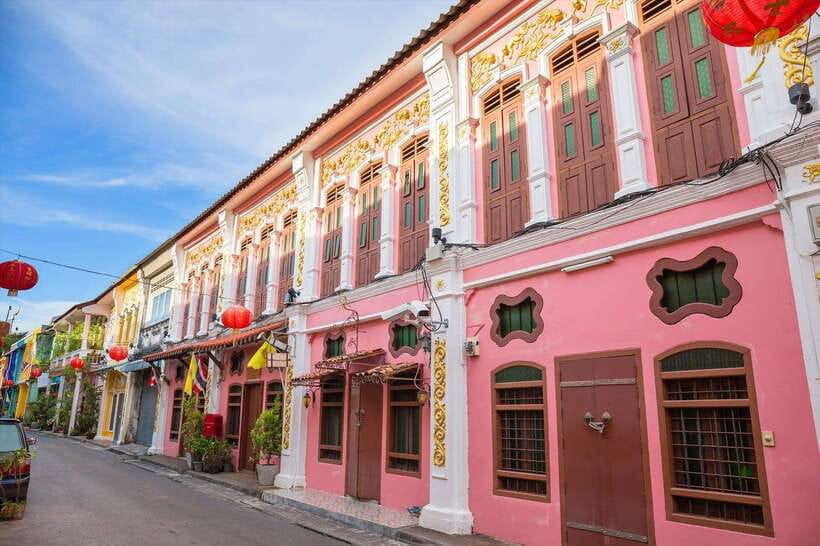 Phuket: Old Town Half-Day Sightseeing with Local Guide - Wat Chalong’s quieter hour