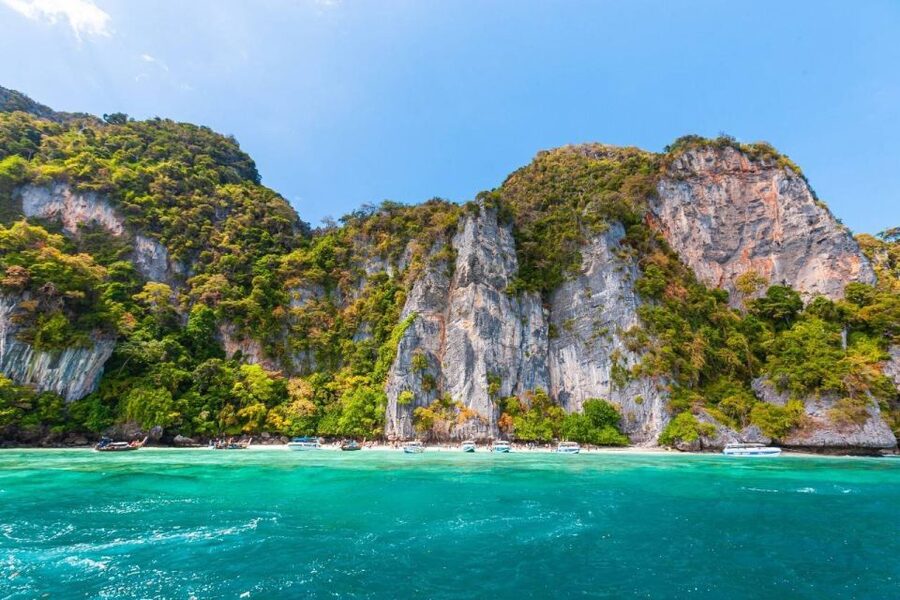 Phuket: Phi Phi Islands and Maya Bay Day Trip with Lunch - Green Island and the first chance to snorkel