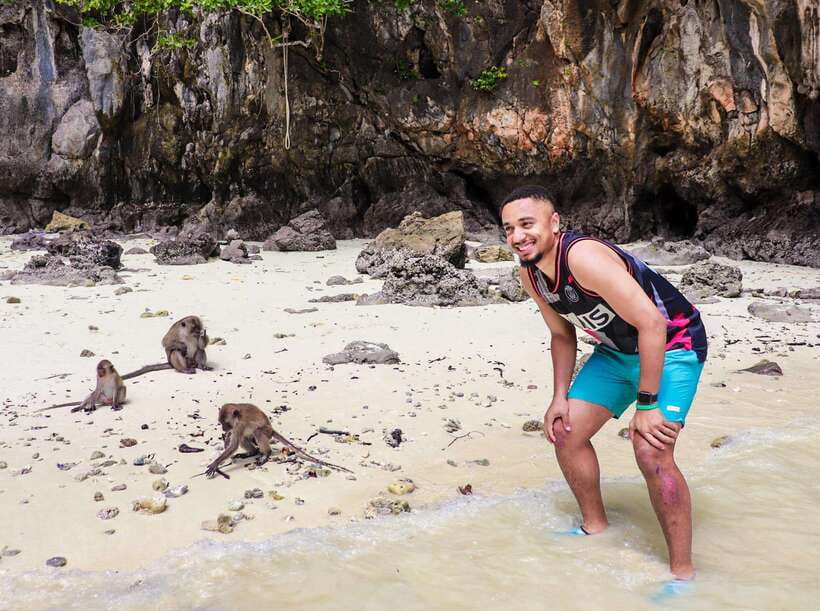Phuket: PhiPhi, Maya Bay & Khai Island Day Tour with Lunch - Lunch and free time on Phi Phi Don