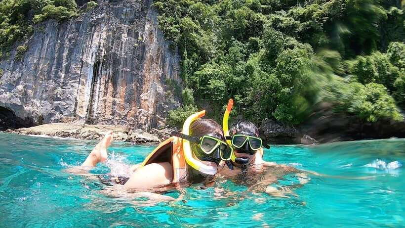 Phuket: PhiPhi, Maya Bay & Khai Island Day Tour with Lunch - Guides, group size and the day’s character