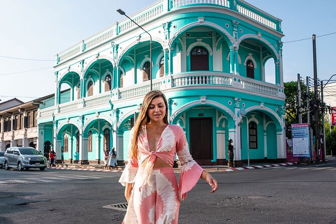 ️ Phuket Private Instagram Tour: All-Inclusive - The guide makes the photo and sightseeing work together