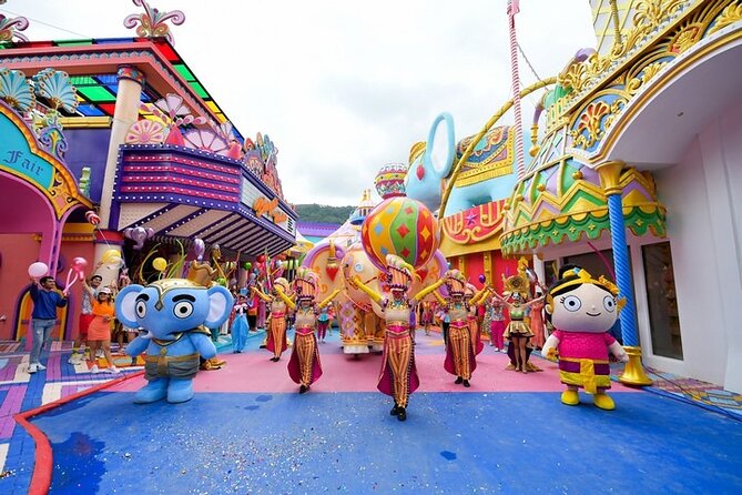 Phuket’s Dazzling Spectacle: Carnival Magic Theme Park Experience - Buffet dinner: convenient, but not a sure bet