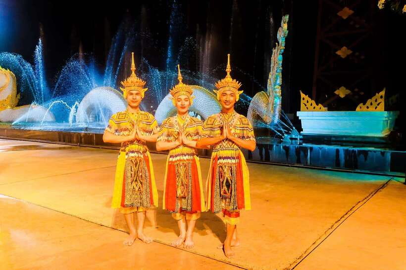 Phuket: Siam Niramit Ticket with Round Transfer and Dinner - Who will get the most from the evening