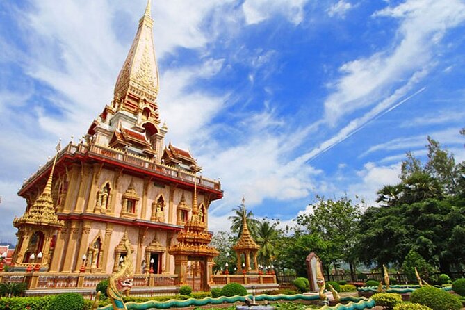 Phuket Sightseeing Tour with the insider guide - Wat Chalong’s gilded halls and Grand Pagoda