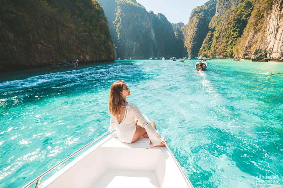 Phuket: Speedboat Day Trip to Phi Phi and Maya Bay - Lunch and a short break on Phi Phi Don