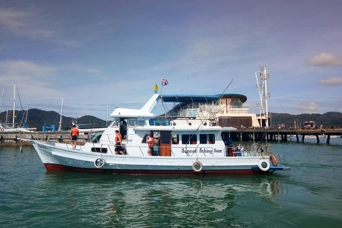 Private Boat Fishing TROLLING & SPINNING From Phuket - Spinning and bottom fishing around the islands